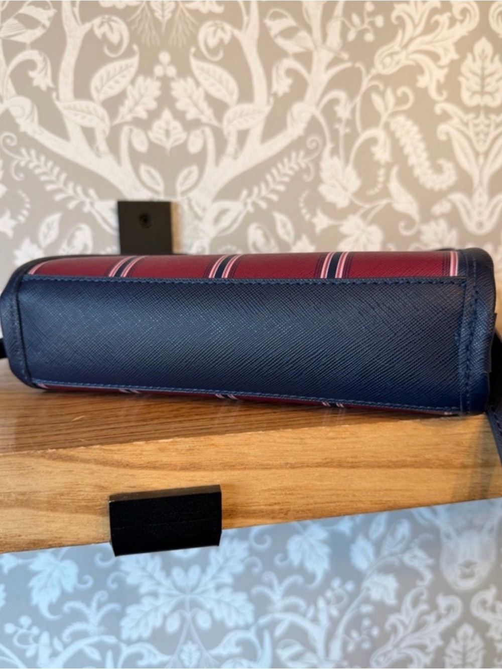 Tommy Hilfiger Signature Stripe Crossbody Bag - Picture 8 of 15